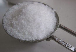 White Stevia powder in 1 tbsp